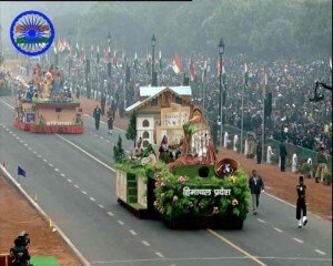 गणतंत्र दिवस: राजपथ पर पूरी दुनिया ने देखी हिन्दुस्तान की ताकत, पूरे देश में जश्न का माहौल