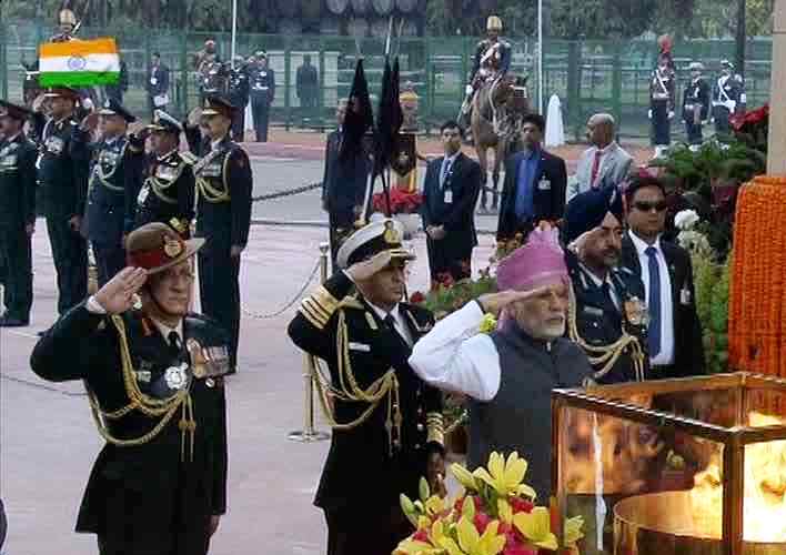 गणतंत्र दिवस: राजपथ पर पूरी दुनिया ने देखी हिन्दुस्तान की ताकत, पूरे देश में जश्न का माहौल