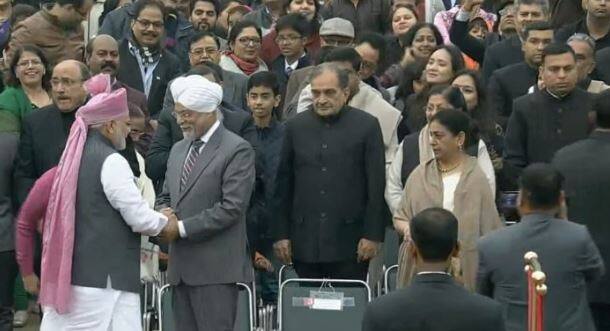 प्रधानमंत्री मोदी और भारत के मुख्य न्यायाधीश जगदीश सिंह खेहर.