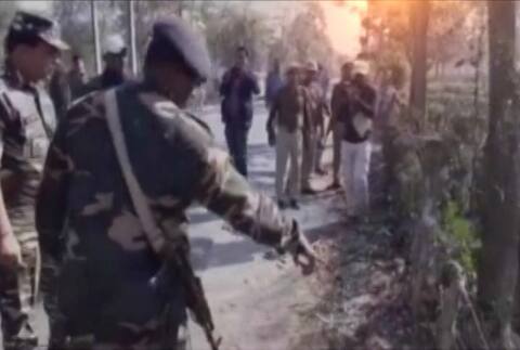 गणतंत्र दिवस पर असम, मणिपुर में 7 धमाके, कोई हताहत नहीं गणतंत्र दिवस पर असम, मणिपुर में 7 धमाके, कोई हताहत नहीं