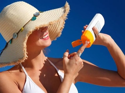 Sunscreen and the purposes, the protection from aging and UV rays Sunscreen Cream கண்டிப்பா பயன்படுத்துங்க.. ஆனா அதுக்கு முன்னாடி இதையெல்லாம் படிச்சிடுங்க..