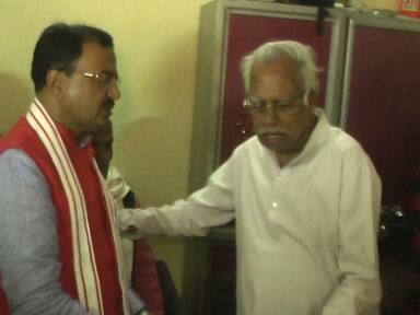 Varanasi Dada meeting with Keshav Maurya (3)