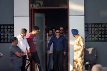 अदालत में बयान दर्ज करवाने के बाद मुंबई वापस लौटे सलमान खान, देखें तस्वीरें