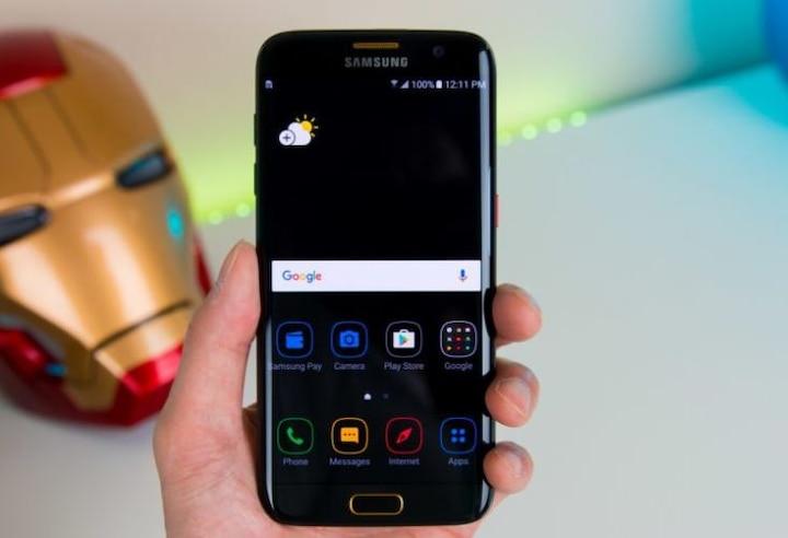 Samsung Galaxy S8 Renders Leaked Again Leaked: सैमसंग Galaxy S8 की तस्वीर आई सामने, नहीं होगा होम -बटन!