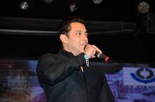 सलमान से लेकर शाहरुख ने इस खास मौके पर गाया गाना, देखें तस्वीरें