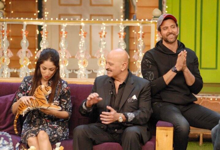 बॉलीवुड अभिनेता ऋतिक रोशन, यामी गौतम, उर्वशी रौतेला और फिल्म निर्माता राकेश रोशन मुंबई में कपिल शर्मा ने शो के सेट पर फिल्म 'काबिल' के प्रमोशन के लिए पहुंचे. 