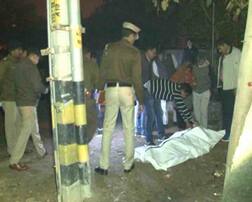 दिल्ली: मंगोलपुरी मेंं पति ने की महिला की हत्या, जुर्म कबूल कर हुआ फरार