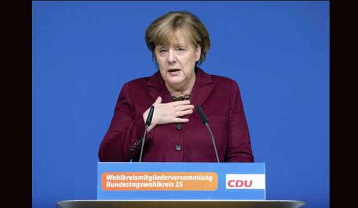 German Chancellor Angela Merkel Attacks Donald Trump For Targeting Muslim Countries जर्मन चांसलर, एंजेला मर्केल ने मुस्लिम देशों पर ट्रंप के बैन की आलोचना की