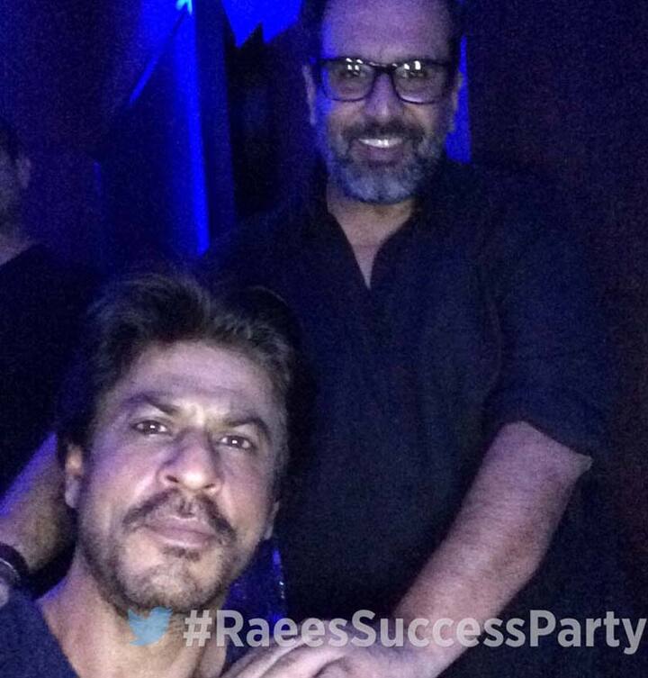 इस पार्टी में डायरेक्टर आनंद एल रॉय भी नजर आए. इनके साथ शाहरूख एक फिल्म में नजर आने वाले हैं.