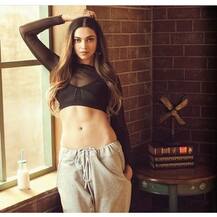 लेटेस्ट फ़ोटोशूट में दीपिका ने दिखाया टोन्ड बॉडी का जादू