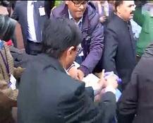 पूर्व विदेश राज्य मंत्री ई अहमद को संसद में दिल का दौरा पड़ा, अस्पताल पहुंचाया गया