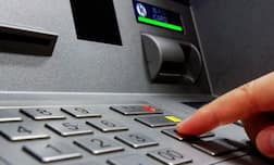 'किराए' पर लेते थे ATM कार्ड, ‘घर बैठे पैसे कमाओ’ का झांसा देकर ठगे लाखों रुपए