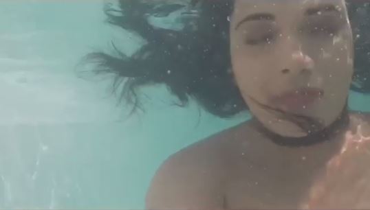 नीचे देखें ताज़ा वीडियो-