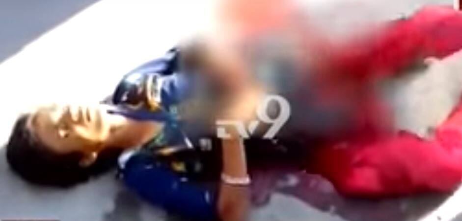 हादसे के शिकार लड़के की तस्वीरें खींचते रहे लोग, लड़के की मौत Karnataka No One Came To Help Accident Victim Dies हादसे के शिकार लड़के की तस्वीरें खींचते रहे लोग, लड़के की मौत