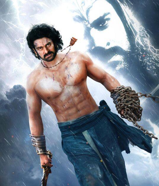  आपकी जानकारी के लिए बता दें कि 'बाहुबली-2' चार भाषाओं, तेलुगु, तमिल, मलयालम और हिंदी में रिलीज होने वाली है. (All Photos- Twitter)