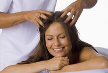 तेल के बिना भी सिर की मालिश के ये फायदे सुने हैं आपने! 