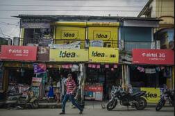 रिचार्ज की दुकान से नंबर रिचार्ज कराने वाली लड़कियों के लिए बड़ी मुसीबत, नंबर हो रहा है लीक!