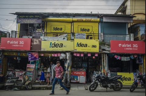 रिचार्ज की दुकान से नंबर रिचार्ज कराने वाली लड़कियों के लिए बड़ी मुसीबत, नंबर हो रहा है लीक! रिचार्ज की दुकान से नंबर रिचार्ज कराने वाली लड़कियों के लिए बड़ी मुसीबत, नंबर हो रहा है लीक!