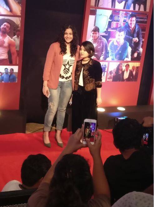 ‘दंगल’ की सक्सेज बैश में आमिर की सभी बेटियां काफी खूबसूरत लग रहीं थी. इस दौरान जायरा वसीम काफी खुश नजर आईं. 