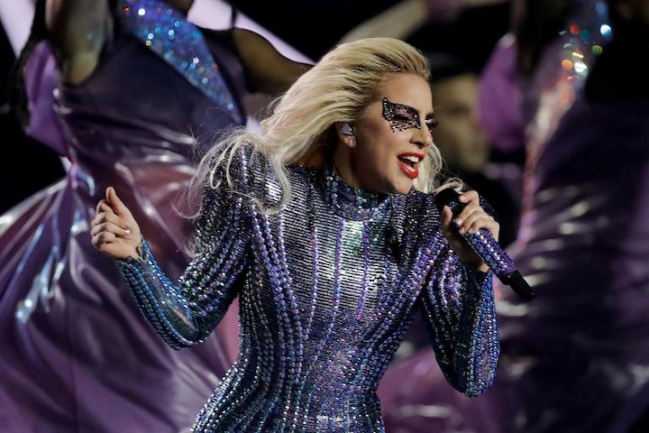 Covid-19 relief concert Together at Home hosted by Lady Gaga raised 128 million in USA COVID-19: लेडी गागा के वर्चुअल कॉन्सर्ट से कोरोना से रिलीफ के लिए जुटाए 12.8 करोड़ डॉलर