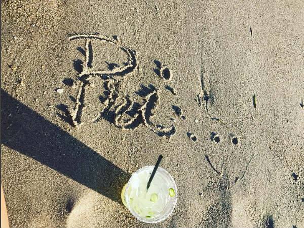 प्रियंका की हॉलीवुड डेब्यू फिल्म ‘बेवॉच’ 26 मई को रिलीज हो रही है. प्रियंका अपनी फिल्म के रिलीज के बेसब्री से इंतजार कर रही हैं.