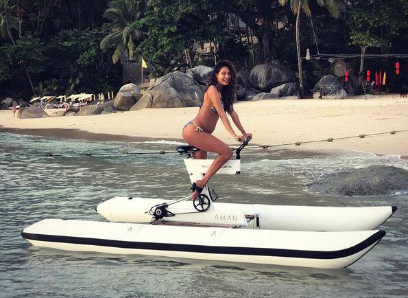 अब लीजा अपने बेबी बंप को फलॉन्ट करती नजर आ रही हैं. A video posted by Lisa Haydon (@lisahaydon) on Jan 28, 2017 at 3:00am PST 