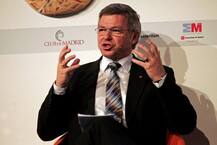 नर्वे के पूर्व पीएम को अमेरिका ने एक घंटे तक एयरपोर्ट पर रोके रखा 