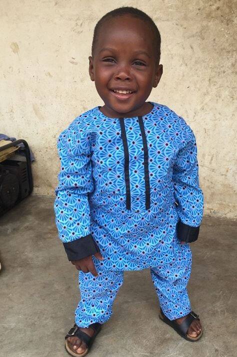 कभी सड़कों पर दर-दर की ठोकरें खाने को अकेला छोड़ दिया गया होप आज कुछ ऐसा दिखाता है. उसके चेहरे पर बदहाली के बादल नहीं बल्कि खुशियों बारिश हो रही है.