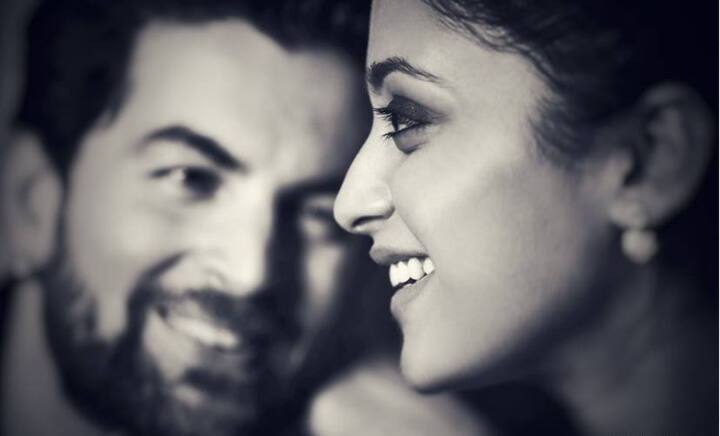 नील नितिन मुकेश और रुक्मिणी सहाय (तस्वीर: द वेडिंग स्टोरी-फेसबुक पेज)