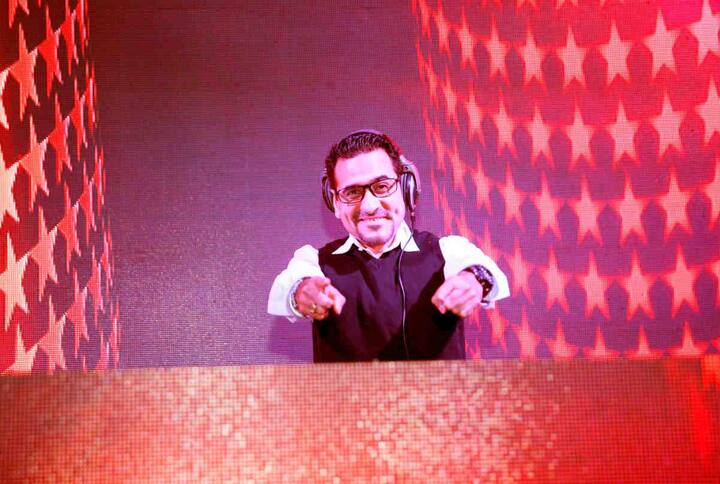 सगाई में संगीत मशहूर डीजे, डीजे सुकेतू ने दिया. शादी ट्रेडिश्नल तरीके से होगी. आपको बता दें कि सगाई की थीम फेयरी टेल रखी गई थी.   