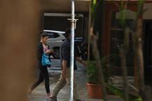 Spotted: सिद्धार्थ मल्होत्रा से मिलने उनके घर पहुंची आलिया भट्ट, देखें तस्वीरें