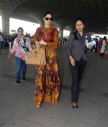 Spotted: श्रीदेवी, हेमा, आमिर, ऋतिक सहित कई सितारे एयरपोर्ट पर आए नज़र