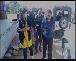 महिला IAS के सामने बंदूक तानकर ट्रैक्टर छुड़ा ले गया खनन मफिया, सुरक्षा पर सवाल