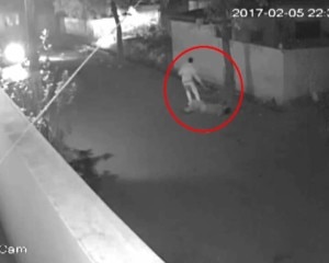 यूपी : पहले पैर छूए फिर मारी ताबड़तोड़ गोलियां, CCTV में कैद हुई वारदात