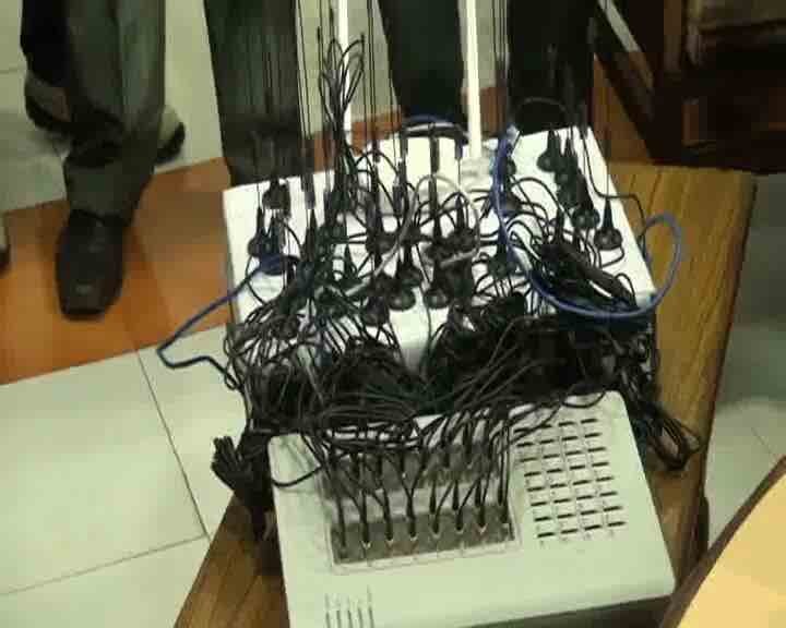 Madhya Pradesh Pak Spying Racket Busted 11 Held मध्यप्रदेश : गिरफ्त में 11 पाक 'जासूस', कॉलसेंटर से आकाओं को भेज रहे थे जानकारियां