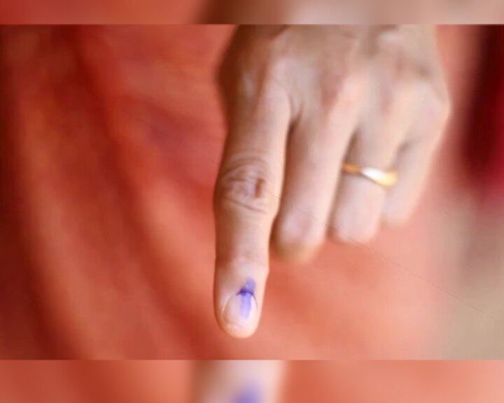 More women voters than men in Himachal Pradesh Assembly Elections हिमाचल प्रदेश चुनाव: पुरुषों को पीछे छोड़ महिलाओं ने की बंपर वोटिंग