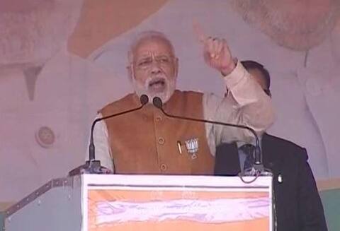 अखिलेश का काम नहीं ‘कारनामे’ बोलते हैं: मोदी अखिलेश का काम नहीं ‘कारनामे’ बोलते हैं: मोदी