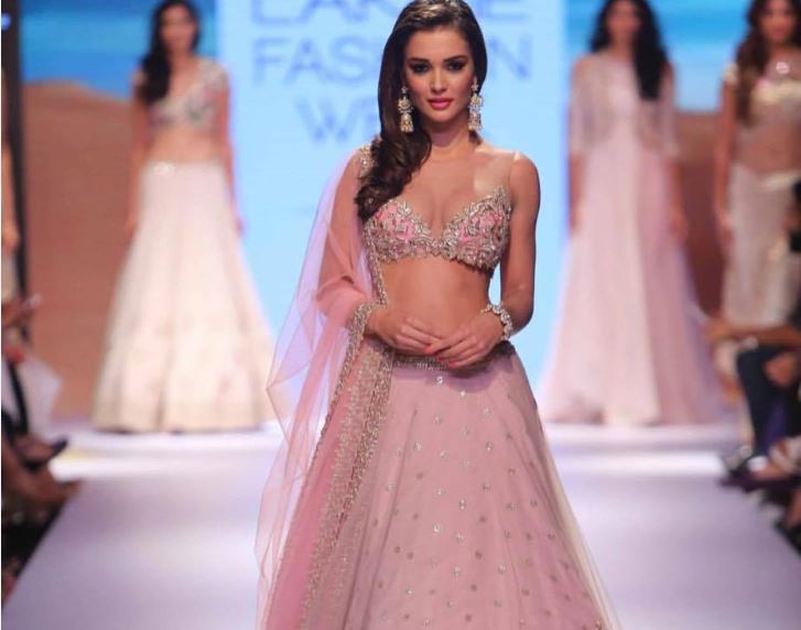 एमी जैक्सन \'2.0\' की शूटिंग पूरी करने वापस चैन्नई पहुंची