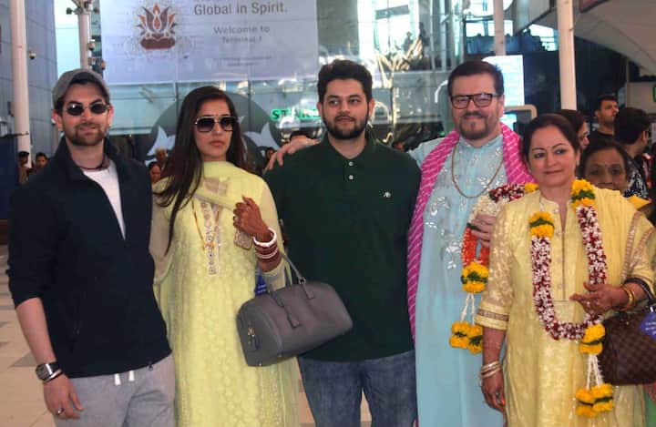 इसी महीने 9 फरवरी को नील और रुक्मिणी ने एक दूसरे से शादी की है. नील के साथ एयरपोर्ट पर उनके पिता नितिन मुकेश भी नजर आएं.
