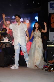 \'बद्रीनाथ की दुल्हनियां\' के प्रमोशन के लिए एक इवेंट पर पहुंचे आलिया भट्ट और वरुण धवन