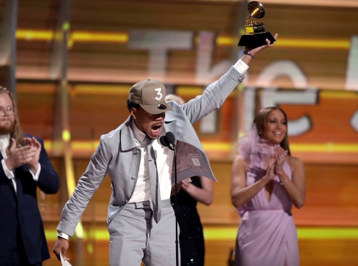 Chance The Rapper Wins Grammy Awards चैंस द रैपर ने बेस्ट नवोदित कलाकार की कैटगरी में ग्रैमी जीता