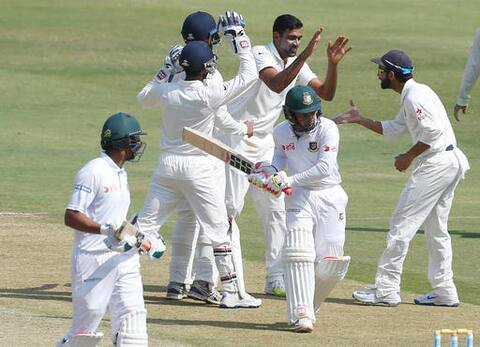 INDvsBAN: विराट ने बनाया वो इतिहास जो 85 सालों में कोई भारतीय कप्तान नहीं कर पाया INDvsBAN: विराट ने बनाया वो इतिहास जो 85 सालों में कोई भारतीय कप्तान नहीं कर पाया
