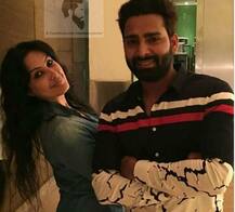 काम्या पंजाबी के साथ डिनर डेट पर नजर आए मनवीर गुज्जर