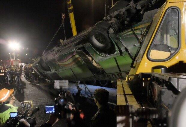 ताइवान: सड़क दुर्घटना में 32 लोगों की मौत Taiwan 32 People Killed In Road Accident ताइवान: सड़क दुर्घटना में 32 लोगों की मौत