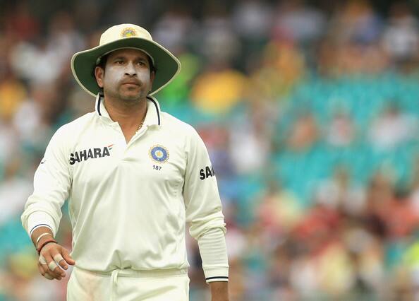 इसके अलावा अभी विराट से आगे टीम इंडिया के लिजेंड सचिन तेंदुलकर भी हैं. हालांकि सचिन ने अपने अंतराष्ट्रीय करियर के दौरान कभी भी 900 पॉइंटट्स हासिल नहीं किए लेकिन टेस्ट में उनके सर्वोच्च पाइंट्स हैं 898. जिसे पार करने से विराट महज़ 3 पॉइंट दूर हैं.