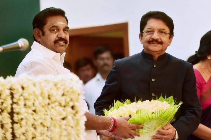 Palanisamy Takes Oath As Tamil Nadu Chief Minister पलानीसामी के हाथ में तमिलनाडु की कमान, शनिवार को साबित करेंगे बहुमत