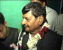 यूपी : \'अपमान\' हुआ तो नई पार्टी बनाएंगे शिवपाल, \'सम्मान\' मिला तो सपा में रहेंगे