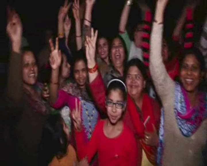 गाजियाबाद: चार दिन बाद लापता बच्ची आर्ची मिली, घरवालों ने बांटी मिठाई