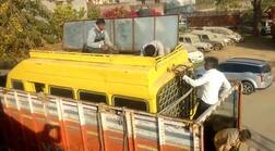 शराब तस्करों का नया कारनामा : गाड़ी पर गाड़ी और गाड़ी में शराब