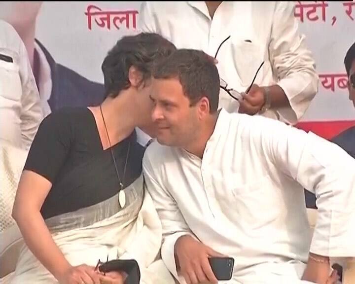  राहुल ने ये भी कहा कि नोटबंदी में अमीर लोग लाइन में खड़े नहीं हुए केवल गरीब लाइन में लगे रहे. 